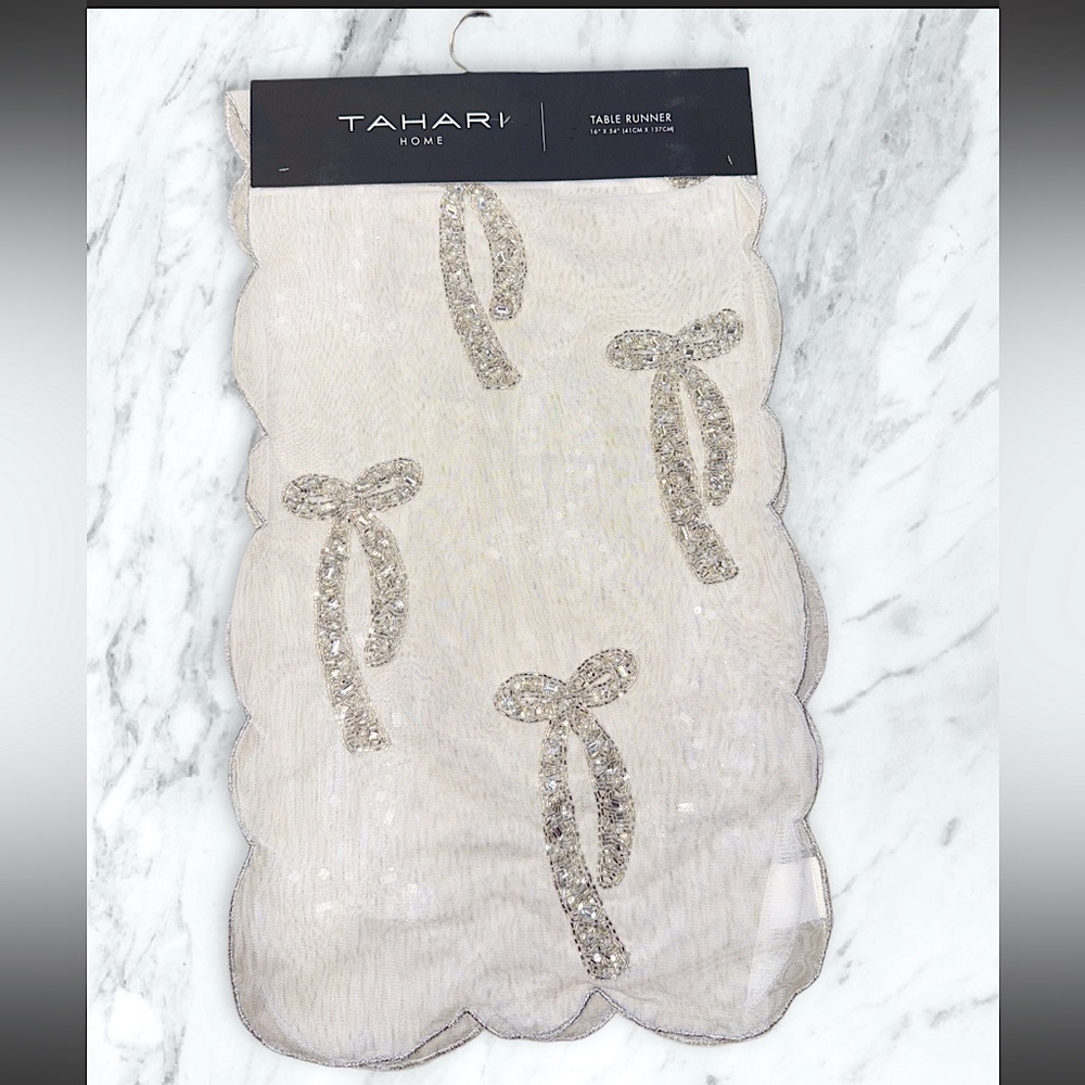 RARE FIND! 🎀 Tahari Sheer Beaded Bow Table Runner